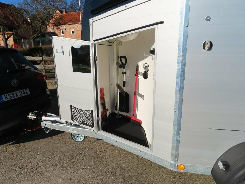 Прицеп-коневоз Böckmann Pferdeanhänger Champion R, Alub., 100 km/h: фото 13 Прицеп-коневоз Böckmann Pferdeanhänger Champion R, Alub., 100 km/h: фото 13