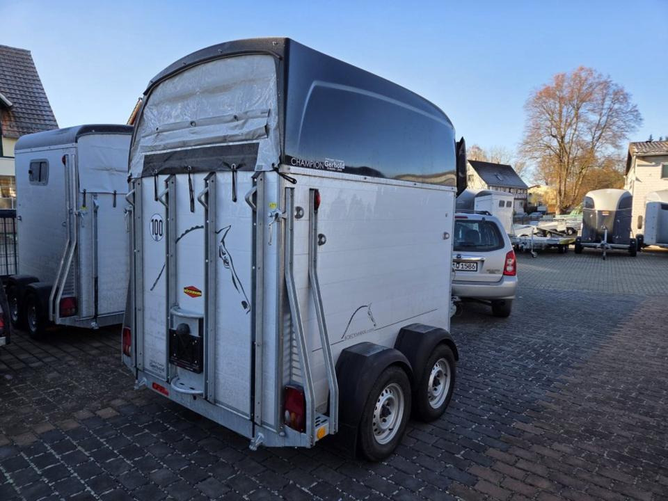 Böckmann, Pferdeanhänger, Champion R, top, SaKa. 100 km/h - Прицеп-коневоз: фото 4 Böckmann, Pferdeanhänger, Champion R, top, SaKa. 100 km/h - Прицеп-коневоз: фото 4