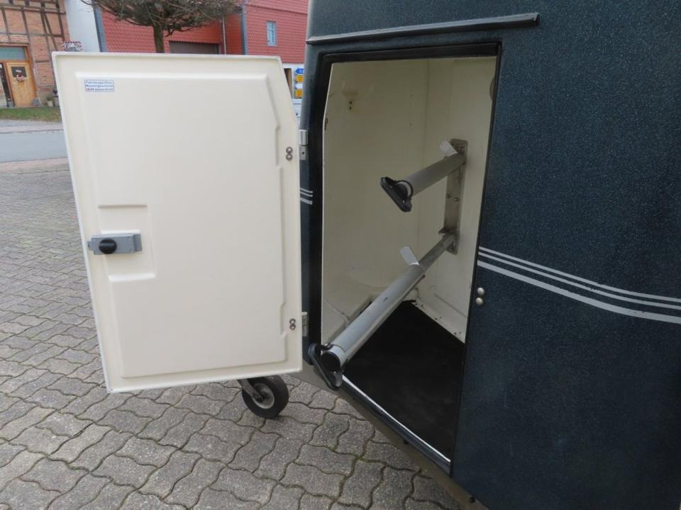 Böckmann Pferdeanhänger, Comfort, Alub. Sattelk. 100 km/h - Прицеп-коневоз: фото 2 Böckmann Pferdeanhänger, Comfort, Alub. Sattelk. 100 km/h - Прицеп-коневоз: фото 2