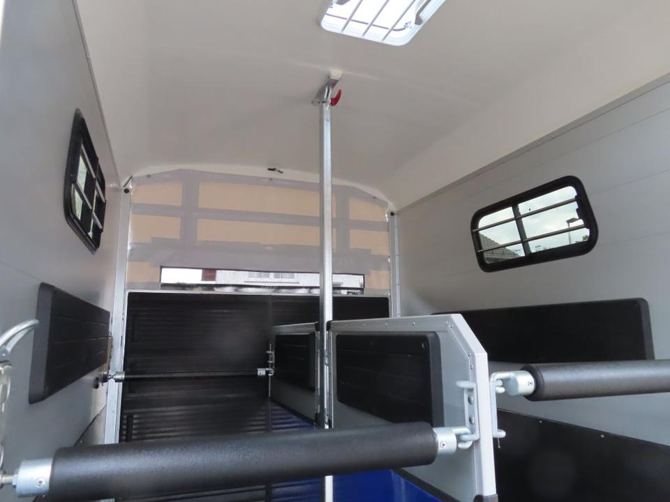 Прицеп-коневоз Pferdeanhänger Böckmann Portax K, Sattelk. Entladeklappe, 100 k.: фото 14 Прицеп-коневоз Pferdeanhänger Böckmann Portax K, Sattelk. Entladeklappe, 100 k.: фото 14