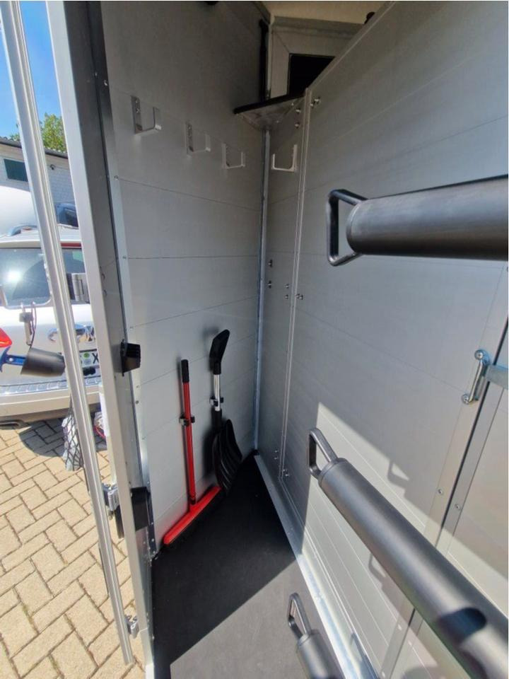 Pferdeanhänger Böckmann Traveller G3 - Прицеп-коневоз: фото 4 Pferdeanhänger Böckmann Traveller G3 - Прицеп-коневоз: фото 4