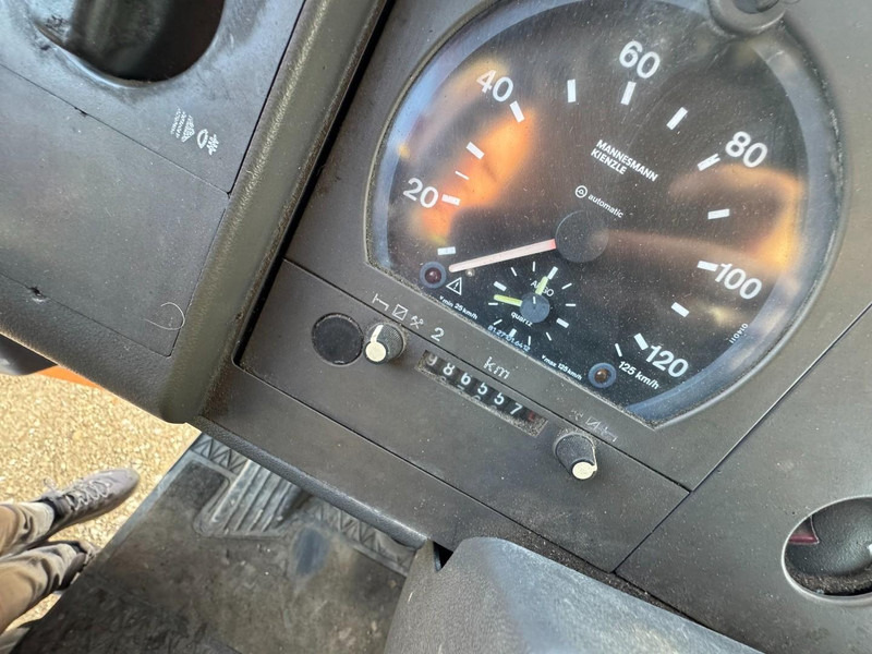 Грузовик с закрытым кузовом Mercedes-Benz SK 814 (STEEL SUSPENSION & MANUAL GEARBOX / SUSPENSION LAMES & BOITE MANUELLE): фото 12 Грузовик с закрытым кузовом Mercedes-Benz SK 814 (STEEL SUSPENSION & MANUAL GEARBOX / SUSPENSION LAMES & BOITE MANUELLE): фото 12