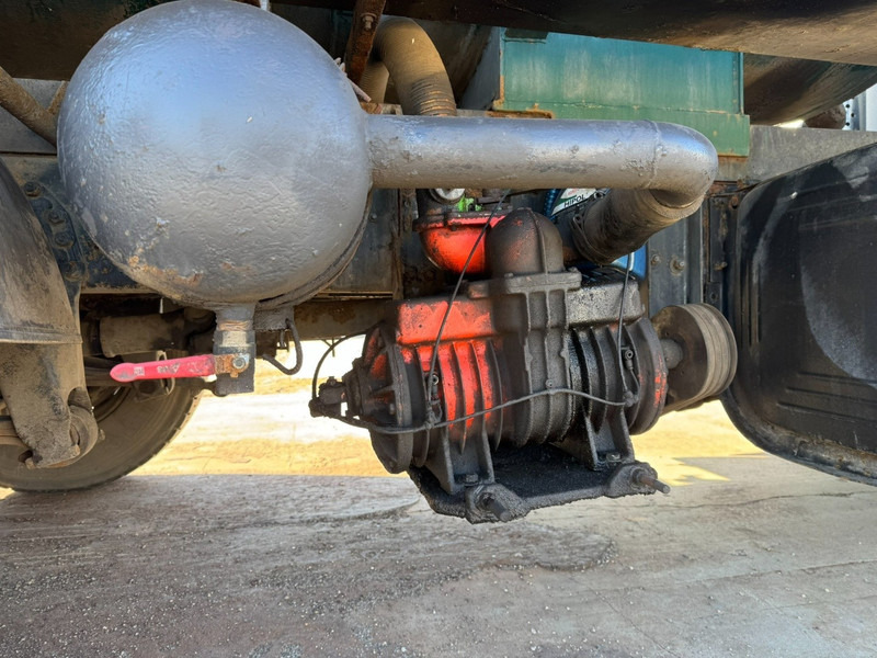 Scania 93 - 280 (14.000L / MANUAL PUMP & GEARBOX / 6X2) - Ассенизатор: фото 5 Scania 93 - 280 (14.000L / MANUAL PUMP & GEARBOX / 6X2) - Ассенизатор: фото 5