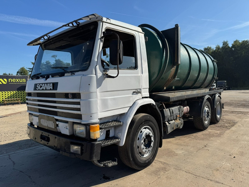 Scania 93 - 280 (14.000L / MANUAL PUMP & GEARBOX / 6X2) - Ассенизатор: фото 1 Scania 93 - 280 (14.000L / MANUAL PUMP & GEARBOX / 6X2) - Ассенизатор: фото 1