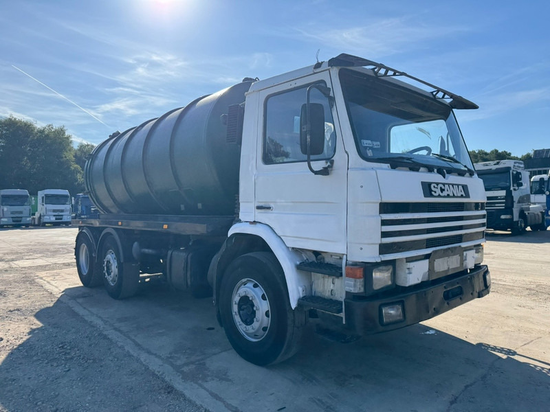 Scania 93 - 280 (14.000L / MANUAL PUMP & GEARBOX / 6X2) - Ассенизатор: фото 3 Scania 93 - 280 (14.000L / MANUAL PUMP & GEARBOX / 6X2) - Ассенизатор: фото 3