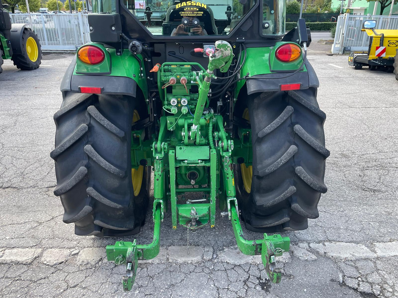 JOHN DEERE 5090 GF - Трактор: фото 3 JOHN DEERE 5090 GF - Трактор: фото 3