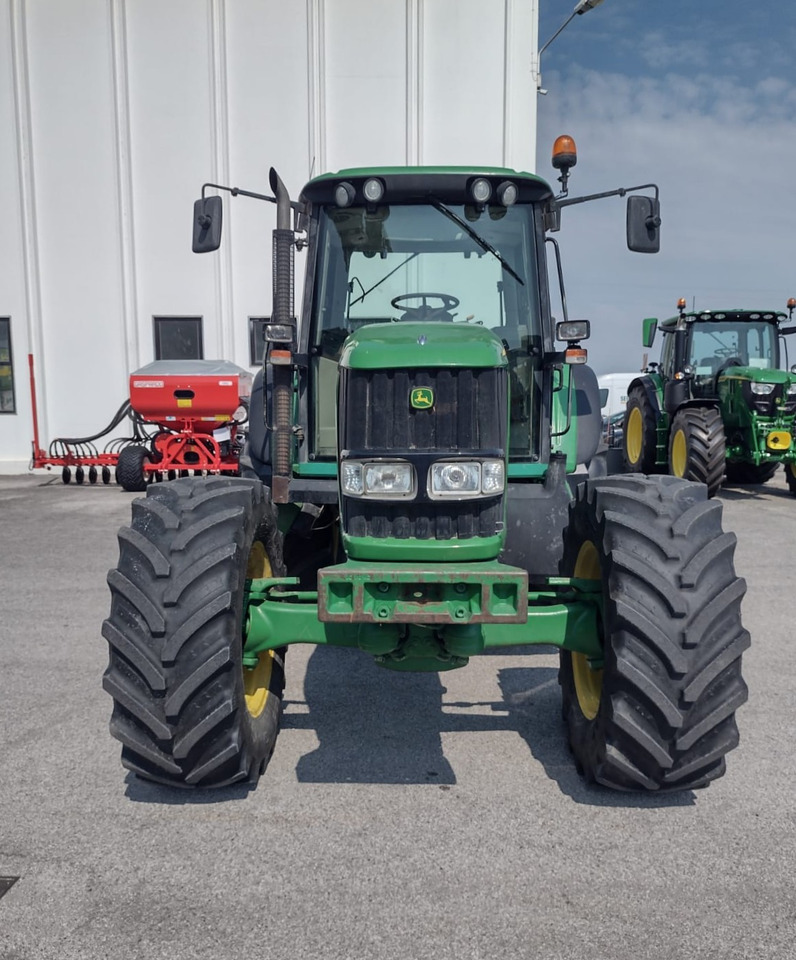 JOHN DEERE 6520 PREMIUM - Трактор: фото 5 JOHN DEERE 6520 PREMIUM - Трактор: фото 5