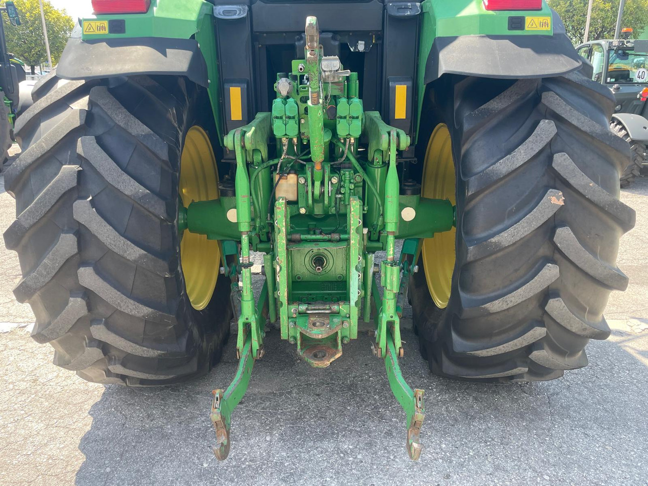 JOHN DEERE 6810 - Трактор: фото 5 JOHN DEERE 6810 - Трактор: фото 5