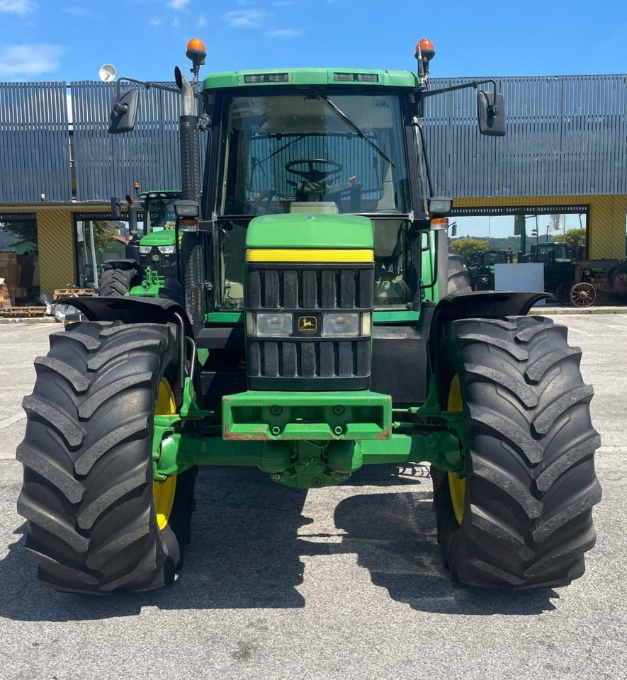 JOHN DEERE 6810 - Трактор: фото 2 JOHN DEERE 6810 - Трактор: фото 2