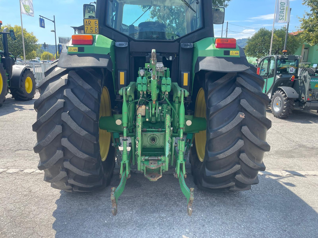 JOHN DEERE 6810 - Трактор: фото 4 JOHN DEERE 6810 - Трактор: фото 4