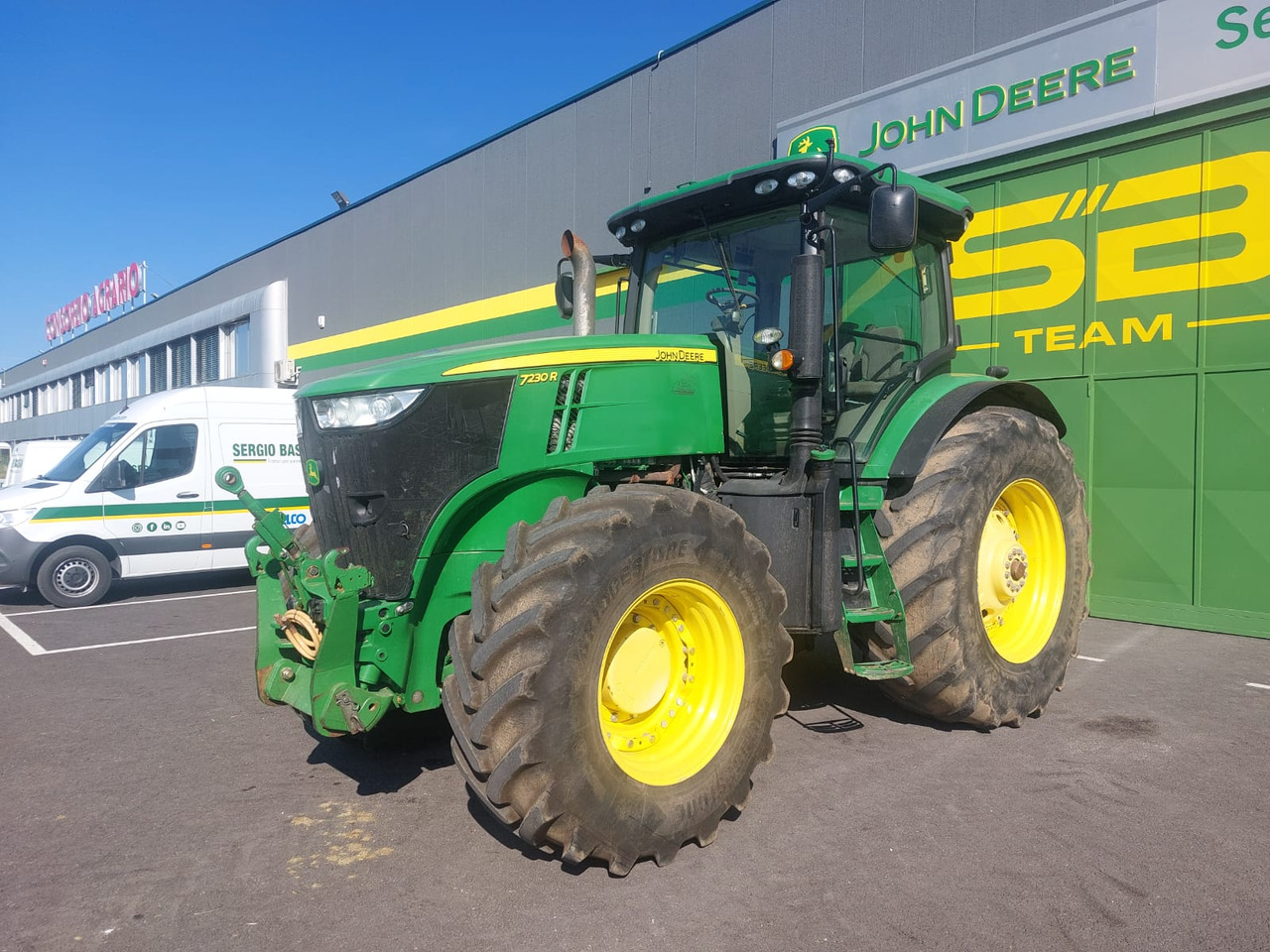 JOHN DEERE 7230 R - Трактор: фото 1 JOHN DEERE 7230 R - Трактор: фото 1