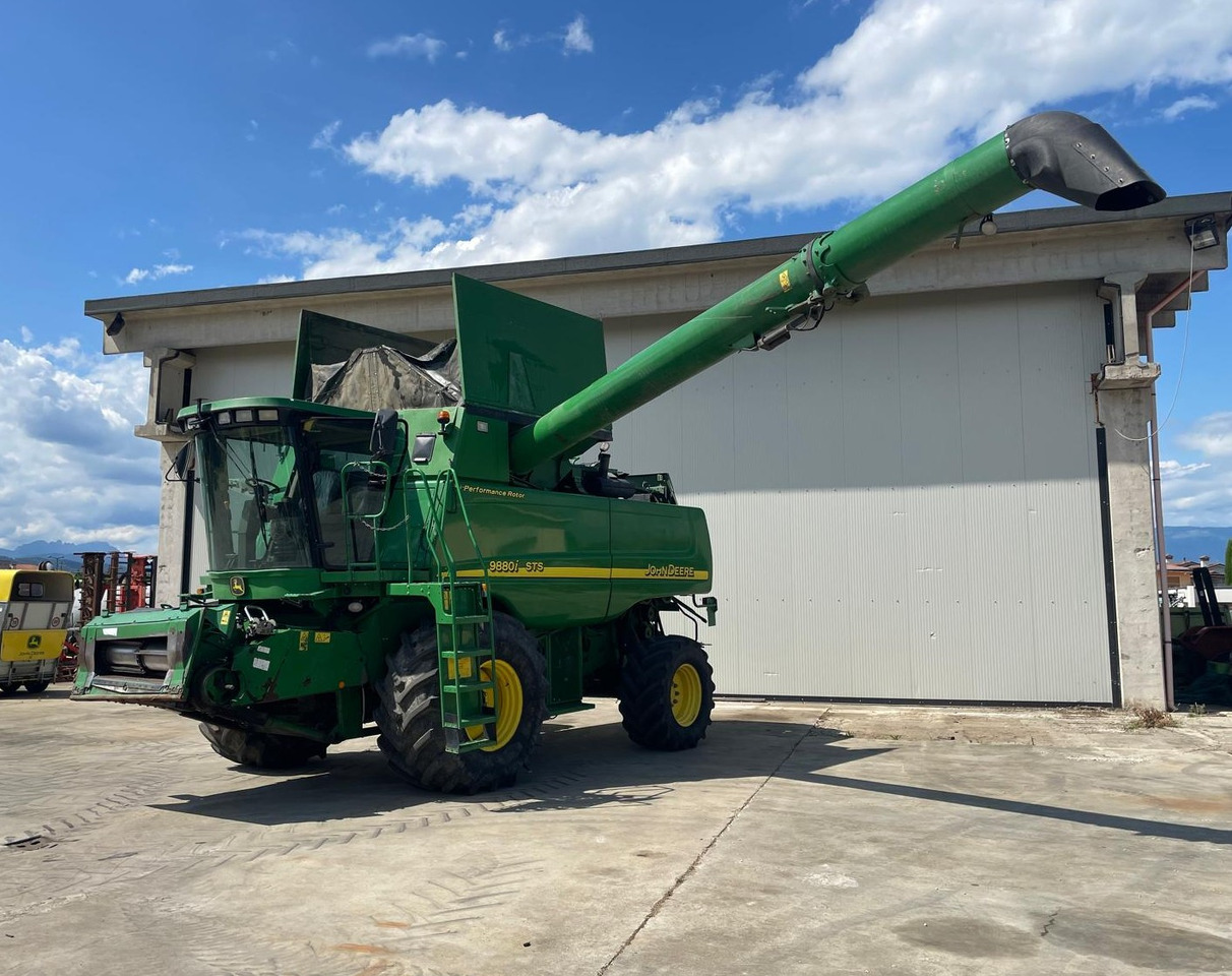 JOHN DEERE MIETITREBBIA STS 9880 - Зерноуборочный комбайн: фото 2 JOHN DEERE MIETITREBBIA STS 9880 - Зерноуборочный комбайн: фото 2