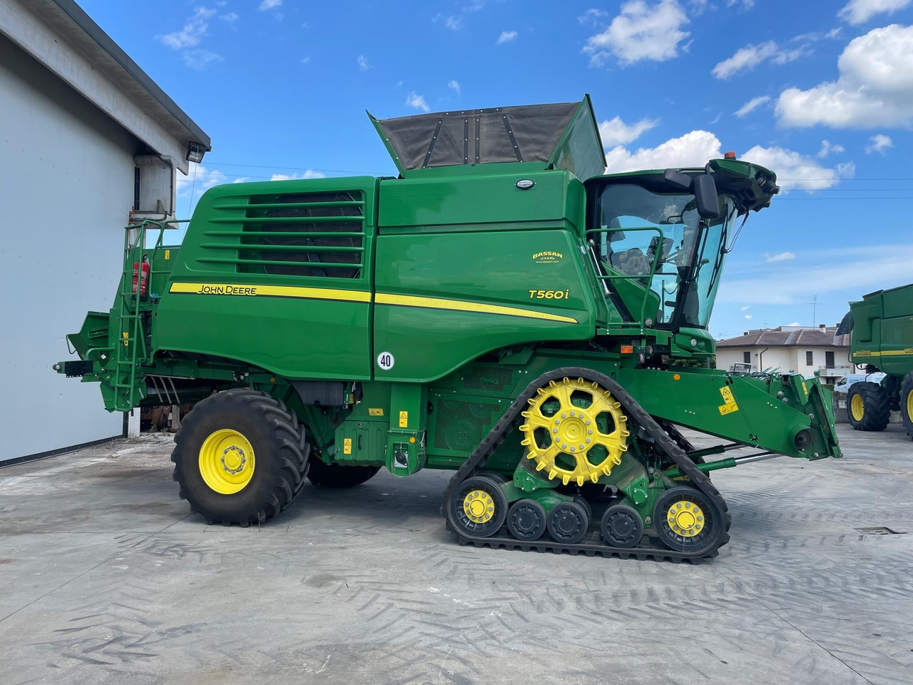 JOHN DEERE MIETITREBBIA T 560 - Зерноуборочный комбайн: фото 2 JOHN DEERE MIETITREBBIA T 560 - Зерноуборочный комбайн: фото 2