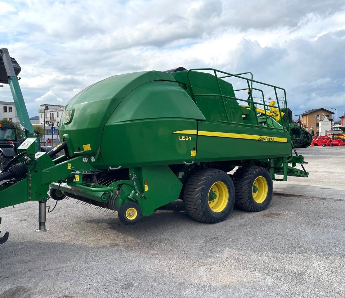 JOHN DEERE PRESSA L1534 - Пресс-подборщик тюковый: фото 1 JOHN DEERE PRESSA L1534 - Пресс-подборщик тюковый: фото 1