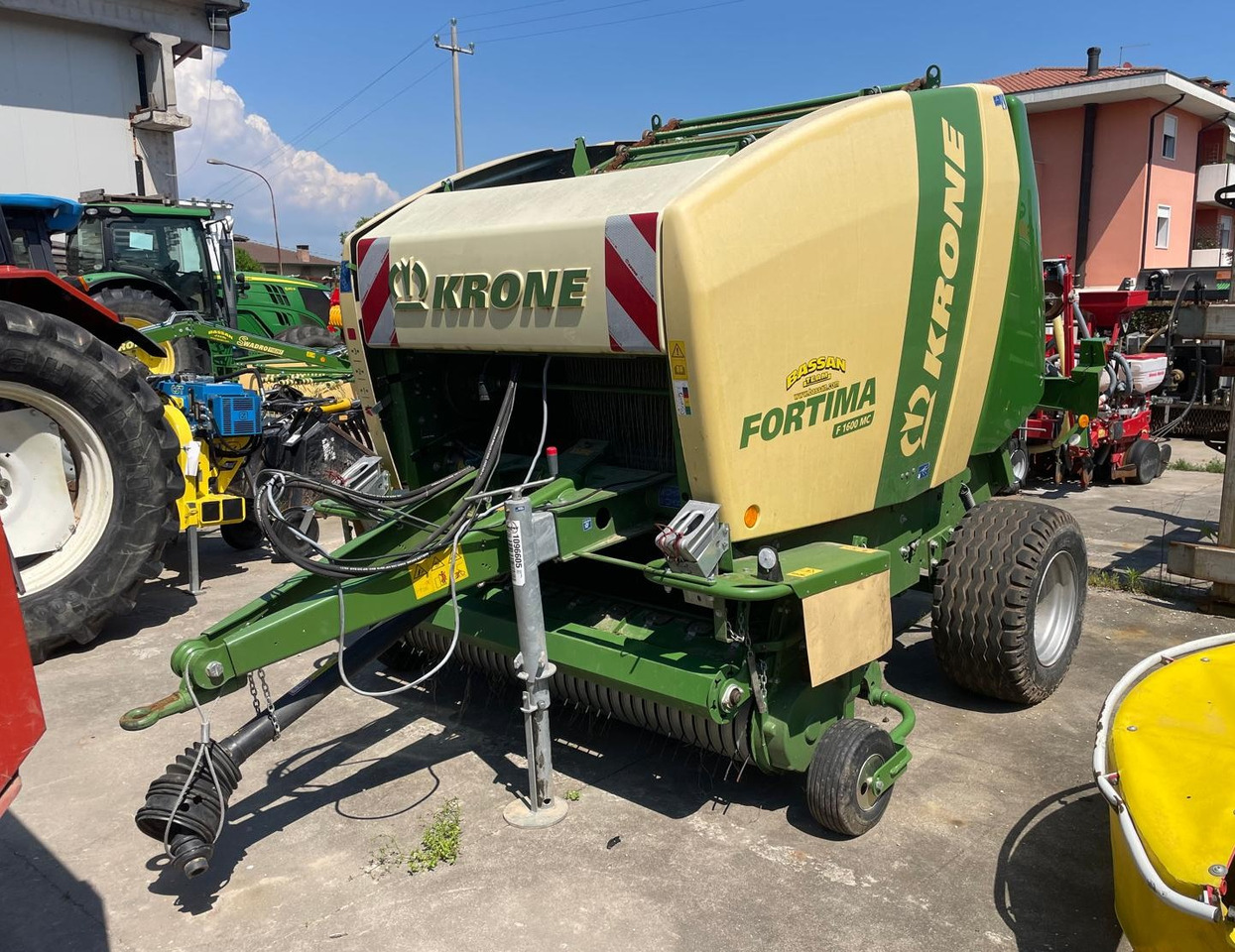 KRONE ROTOPRESSA FORTIMA F 1600 MC - Пресс-подборщик рулонный: фото 1 KRONE ROTOPRESSA FORTIMA F 1600 MC - Пресс-подборщик рулонный: фото 1