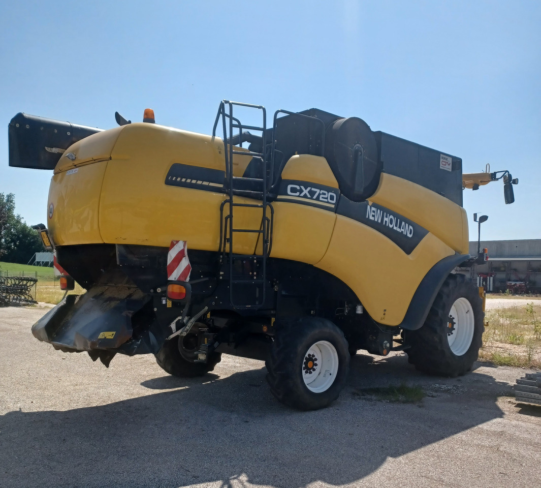 NEW HOLLAND MIETITREBBIA CX 720 - Зерноуборочный комбайн: фото 5 NEW HOLLAND MIETITREBBIA CX 720 - Зерноуборочный комбайн: фото 5