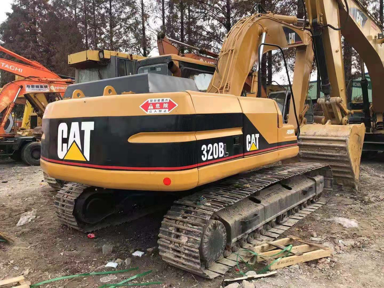 CATERPILLAR 320b - Гусеничный экскаватор: фото 2 CATERPILLAR 320b - Гусеничный экскаватор: фото 2