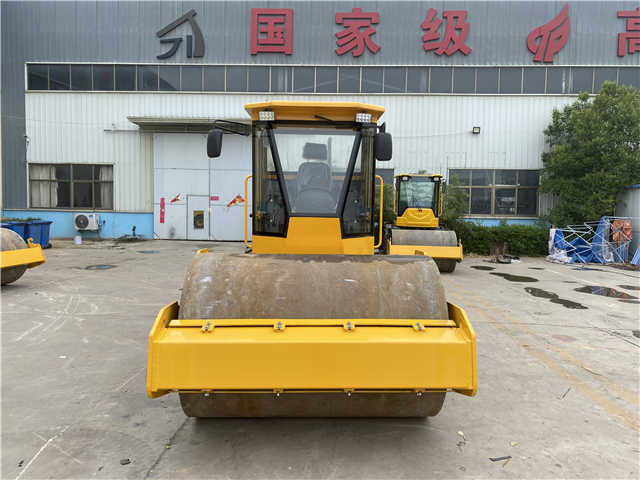 China Made Small Size Road Roller , Brand New Roller , New Compactor Machines - Компактор: фото 2 China Made Small Size Road Roller , Brand New Roller , New Compactor Machines - Компактор: фото 2