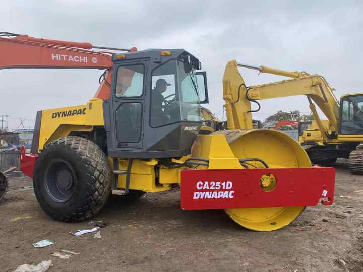 Dynapac Used CA251D Roller Cheap Price on Sale Used DYNAPAC CA30D/CA25D Road Roller Dynapac - Компактор: фото 3 Dynapac Used CA251D Roller Cheap Price on Sale Used DYNAPAC CA30D/CA25D Road Roller Dynapac - Компактор: фото 3