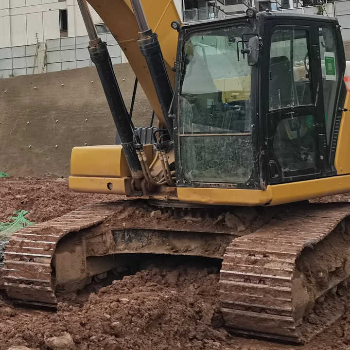 Good Condition Used CAT Excavator Japan 330GC Original Used Excavator Cat 330GC in Stock - Гусеничный экскаватор: фото 4 Good Condition Used CAT Excavator Japan 330GC Original Used Excavator Cat 330GC in Stock - Гусеничный экскаватор: фото 4