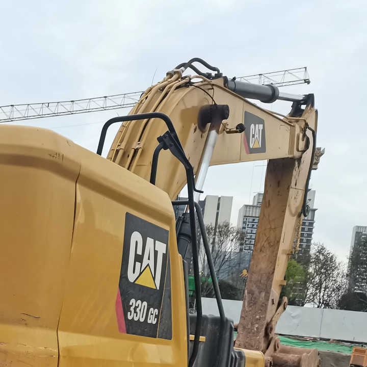 Good Condition Used CAT Excavator Japan 330GC Original Used Excavator Cat 330GC in Stock - Гусеничный экскаватор: фото 1 Good Condition Used CAT Excavator Japan 330GC Original Used Excavator Cat 330GC in Stock - Гусеничный экскаватор: фото 1