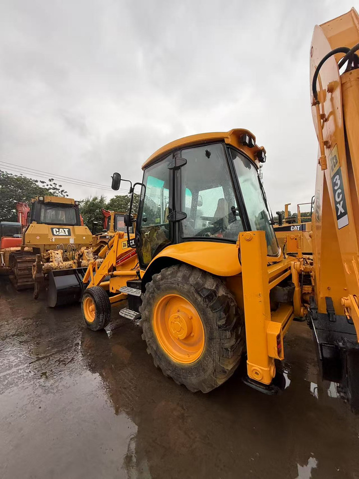 JCB 3CX - Колёсный экскаватор: фото 2 JCB 3CX - Колёсный экскаватор: фото 2