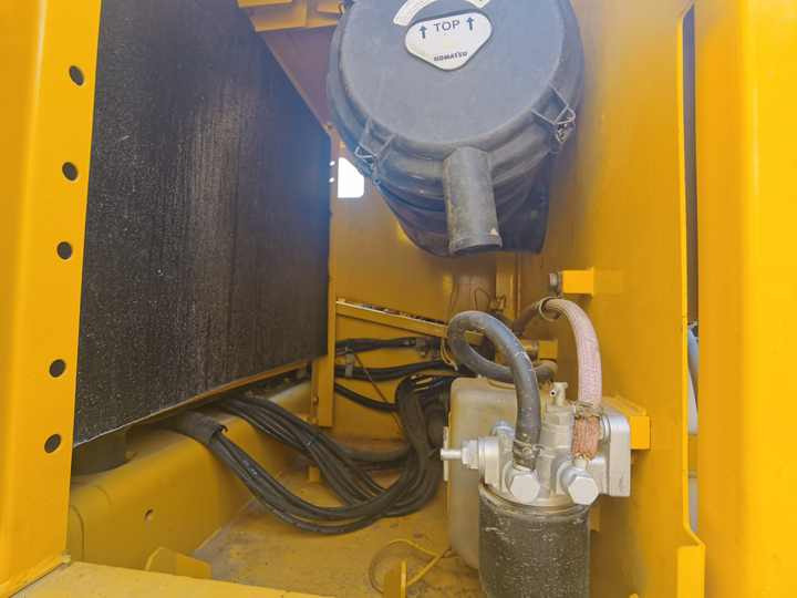 Komatsu PC 200 - Гусеничный экскаватор: фото 5 Komatsu PC 200 - Гусеничный экскаватор: фото 5