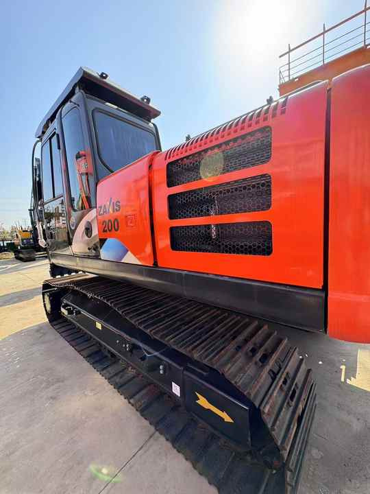 Second Hand Japan Brand Hitachi Zx200 Excavator for Sale Original Hitachi 20tons Medium Excavator in Stock - Экскаватор: фото 5 Second Hand Japan Brand Hitachi Zx200 Excavator for Sale Original Hitachi 20tons Medium Excavator in Stock - Экскаватор: фото 5