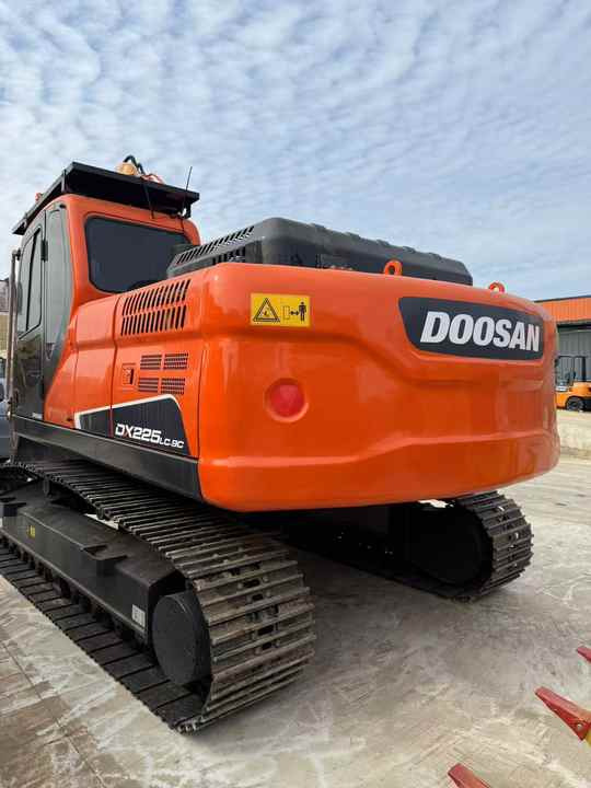 Гусеничный экскаватор Used Digger Doosan DX225LC-9T Construction Machinery Construction Digger Used Doosan DX225LC-9T Cheap Excavator [ Copy ] [ Copy ]: фото 6
