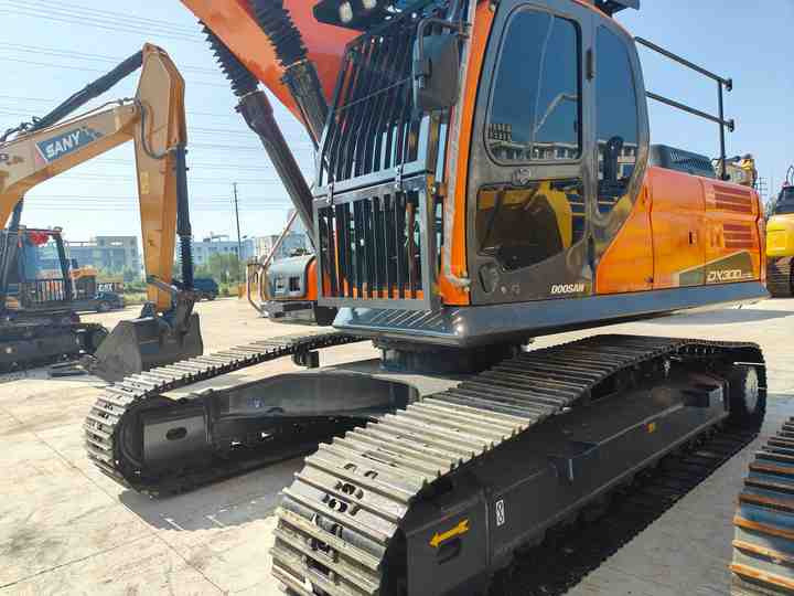 Used Doosan DX300LC-9C Excavator with Little Time Used in Excellent Condition Korea Brand Doosan 30 Tons Excavator for Sale - Экскаватор: фото 2 Used Doosan DX300LC-9C Excavator with Little Time Used in Excellent Condition Korea Brand Doosan 30 Tons Excavator for Sale - Экскаватор: фото 2