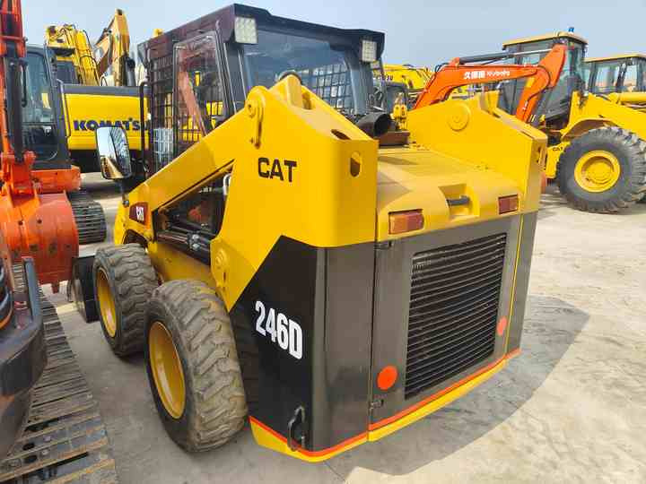 Used Front Loader Tractor CAT 246D Skid Steer Loader / Used Cat 226B 246C 246d Mini Skid Steer Loader in Stock - Мини-погрузчик с бортовым поворотом: фото 5 Used Front Loader Tractor CAT 246D Skid Steer Loader / Used Cat 226B 246C 246d Mini Skid Steer Loader in Stock - Мини-погрузчик с бортовым поворотом: фото 5