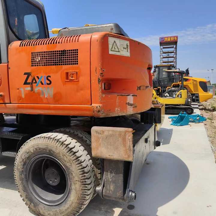 Used Japan Original Brand Hitachi Zx 130w Wheel Excavator Hitachi Zx120 130 200 Excavator for Sale - Экскаватор: фото 4 Used Japan Original Brand Hitachi Zx 130w Wheel Excavator Hitachi Zx120 130 200 Excavator for Sale - Экскаватор: фото 4