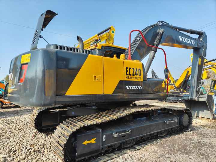 Used VOLVO EC240 Excavator for Sale with Good Performance and Low Price Powerful Construction Machinery for Sale - Экскаватор: фото 2 Used VOLVO EC240 Excavator for Sale with Good Performance and Low Price Powerful Construction Machinery for Sale - Экскаватор: фото 2