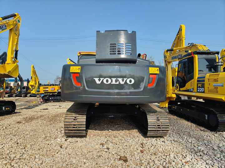 Used VOLVO EC240 Excavator for Sale with Good Performance and Low Price Powerful Construction Machinery for Sale - Экскаватор: фото 5 Used VOLVO EC240 Excavator for Sale with Good Performance and Low Price Powerful Construction Machinery for Sale - Экскаватор: фото 5