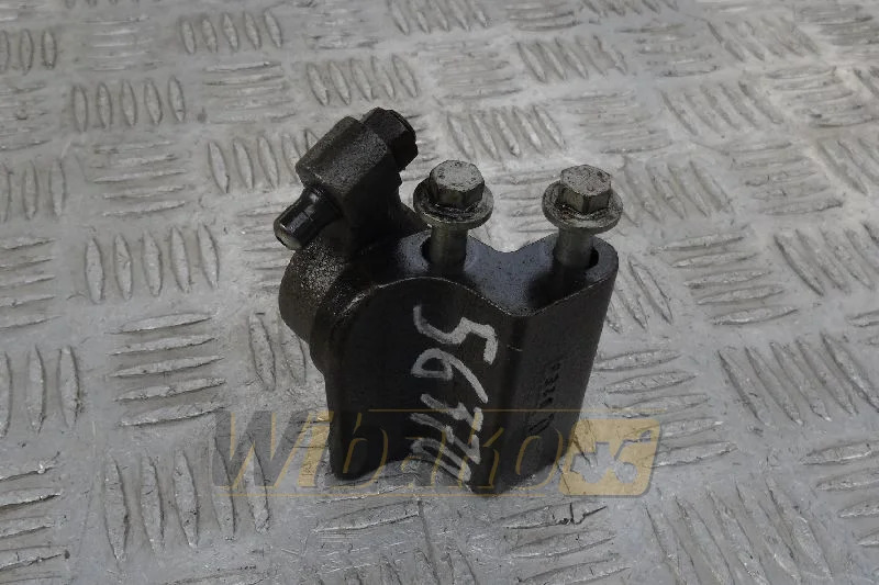 Deutz 04515733 - Головка блока для Строительной техники: фото 1 Deutz 04515733 - Головка блока для Строительной техники: фото 1