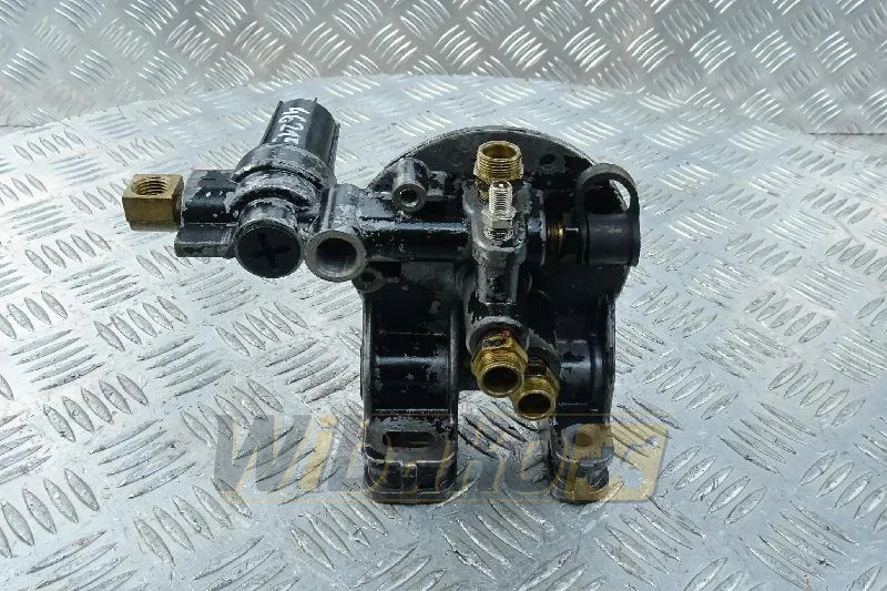 Perkins 1306 1825661C94/1825661C93 - Топливный фильтр для Строительной техники: фото 1 Perkins 1306 1825661C94/1825661C93 - Топливный фильтр для Строительной техники: фото 1