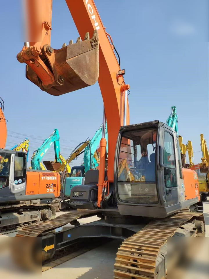 HITACHI ZX210 - Гусеничный экскаватор: фото 2 HITACHI ZX210 - Гусеничный экскаватор: фото 2