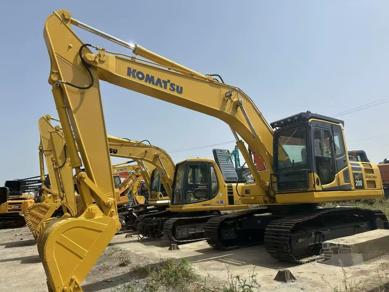 KOMATSU PC200-8 - Гусеничный экскаватор: фото 1 KOMATSU PC200-8 - Гусеничный экскаватор: фото 1