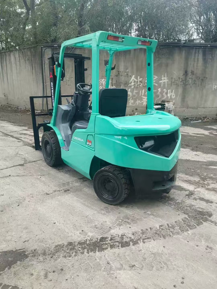 MITSUBISHI 3-ton - Вертикальный мачтовый подъемник: фото 3 MITSUBISHI 3-ton - Вертикальный мачтовый подъемник: фото 3