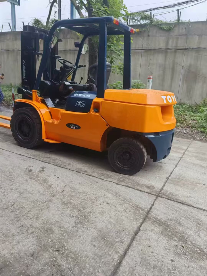 TOYATA 5-TON - Вертикальный мачтовый подъемник: фото 1 TOYATA 5-TON - Вертикальный мачтовый подъемник: фото 1