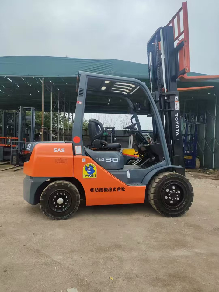 Toyata 3-ton - Вертикальный мачтовый подъемник: фото 4 Toyata 3-ton - Вертикальный мачтовый подъемник: фото 4