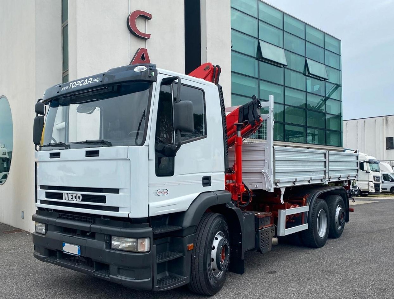 IVECO 440E38 RIBALTABILE TRILATERALE E GRU FASSI - Грузовик бортовой/ Платформа, Автоманипулятор: фото 2 IVECO 440E38 RIBALTABILE TRILATERALE E GRU FASSI - Грузовик бортовой/ Платформа, Автоманипулятор: фото 2