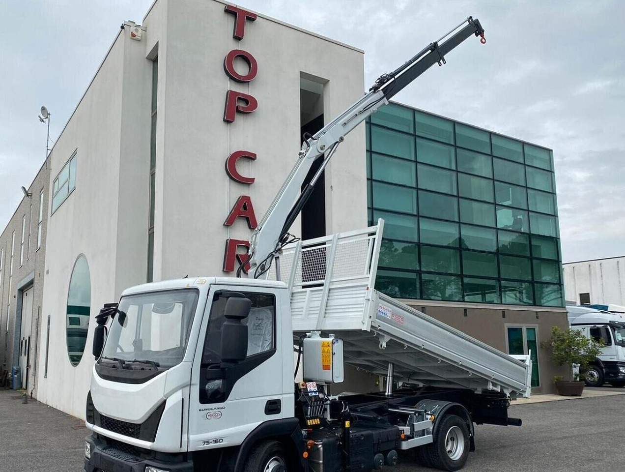 IVECO EUROCARGO 75E16 2019 RIBALTABILE E GRU - Самосвал, Автоманипулятор: фото 1 IVECO EUROCARGO 75E16 2019 RIBALTABILE E GRU - Самосвал, Автоманипулятор: фото 1