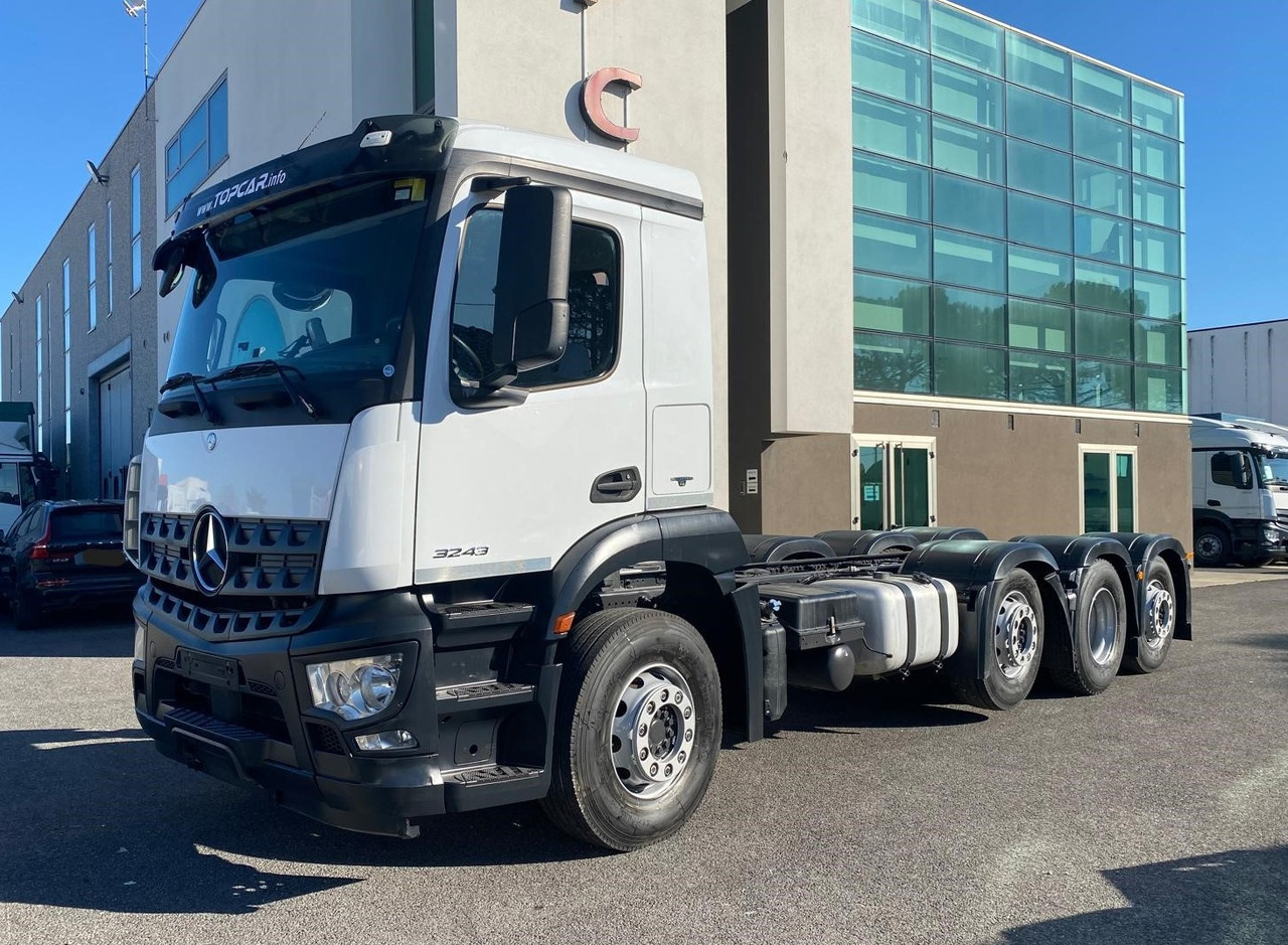 MERCEDES-BENZ AROCS 32.43 - Грузовик-шасси: фото 1 MERCEDES-BENZ AROCS 32.43 - Грузовик-шасси: фото 1