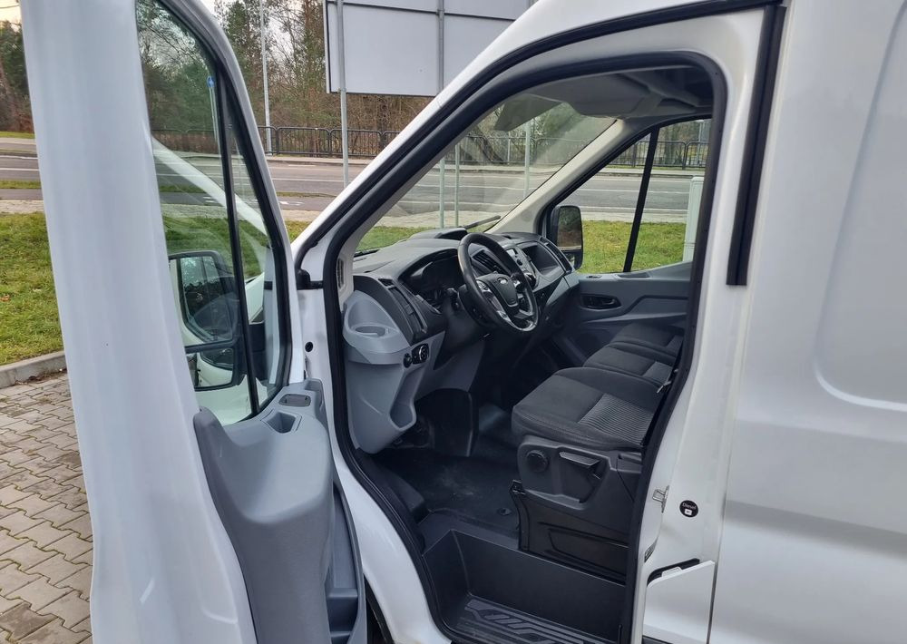 Легковой фургон Ford Transit: фото 7