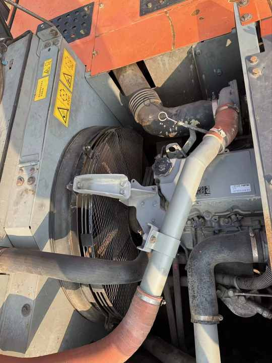 Гусеничный экскаватор 100% Original Hitachi Zx350-5g 30tons Large  Excavator Hot Sale  Hot-sell Japan Brand Hitachi Zx120 200 240  350 Digger for Sale [ Copy ]: фото 6