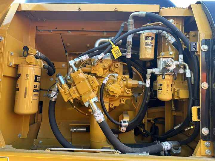 CAT 336 90% New Mining Construction Excavators, Strong Power, Low Price, and Very Good Quality - Гусеничный экскаватор: фото 4 CAT 336 90% New Mining Construction Excavators, Strong Power, Low Price, and Very Good Quality - Гусеничный экскаватор: фото 4