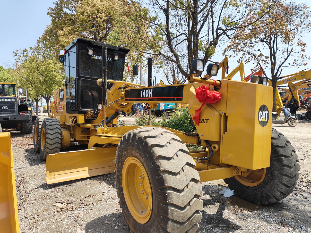 CATERPILLAR 140H construction machine good price in stock - Грейдер: фото 2 CATERPILLAR 140H construction machine good price in stock - Грейдер: фото 2