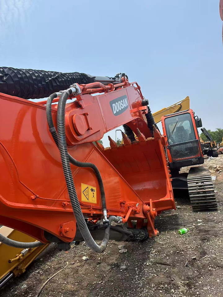 DOOSAN dx340 low working hours good price in stock for sale - Гусеничный экскаватор: фото 3 DOOSAN dx340 low working hours good price in stock for sale - Гусеничный экскаватор: фото 3