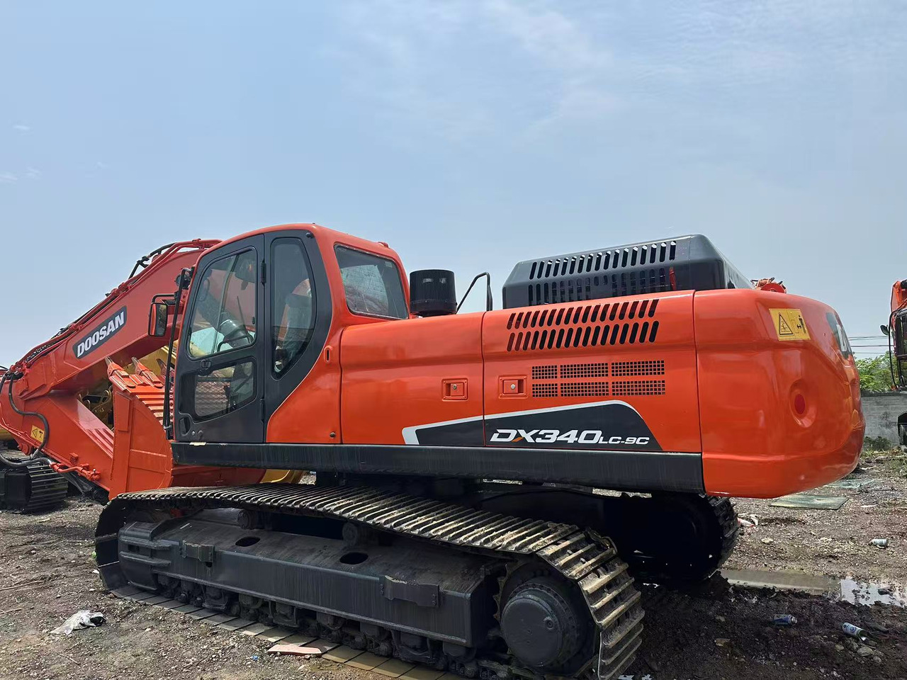DOOSAN dx340 low working hours good price in stock for sale - Гусеничный экскаватор: фото 1 DOOSAN dx340 low working hours good price in stock for sale - Гусеничный экскаватор: фото 1